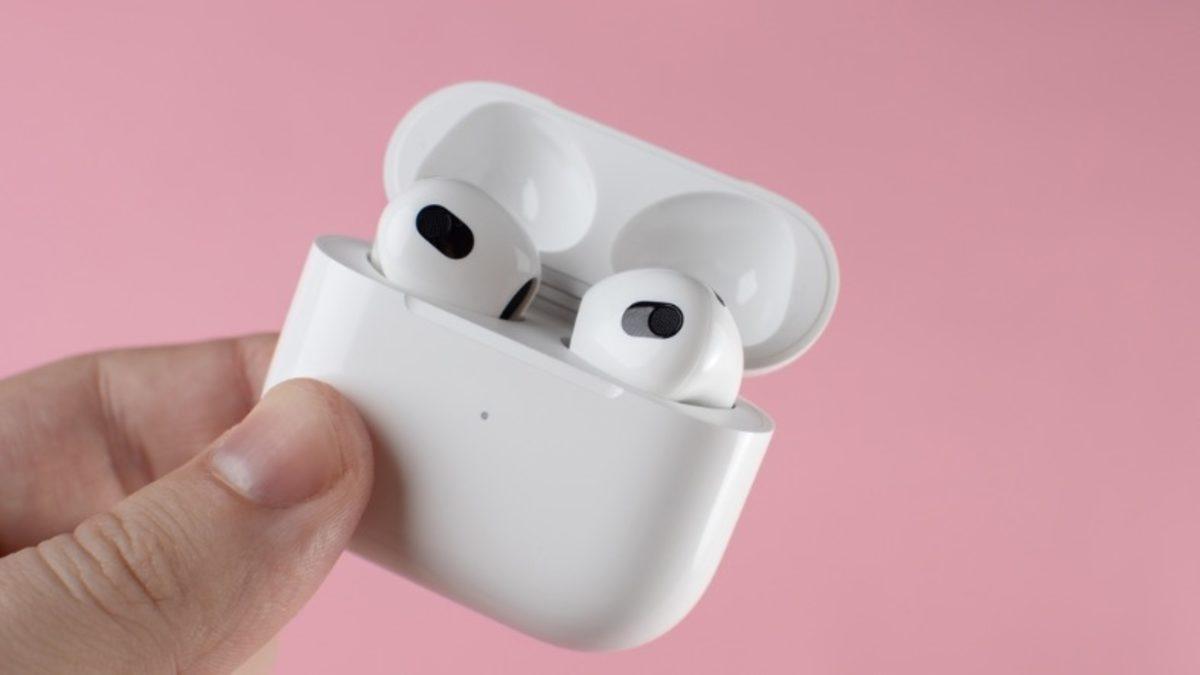 Apple AirPods, Önümüzdeki Birkaç Yıl İçinde Bir “İşitme Cihazına” Dönüşebilir