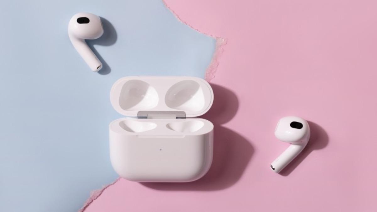 Apple AirPods, Önümüzdeki Birkaç Yıl İçinde Bir “İşitme Cihazına” Dönüşebilir