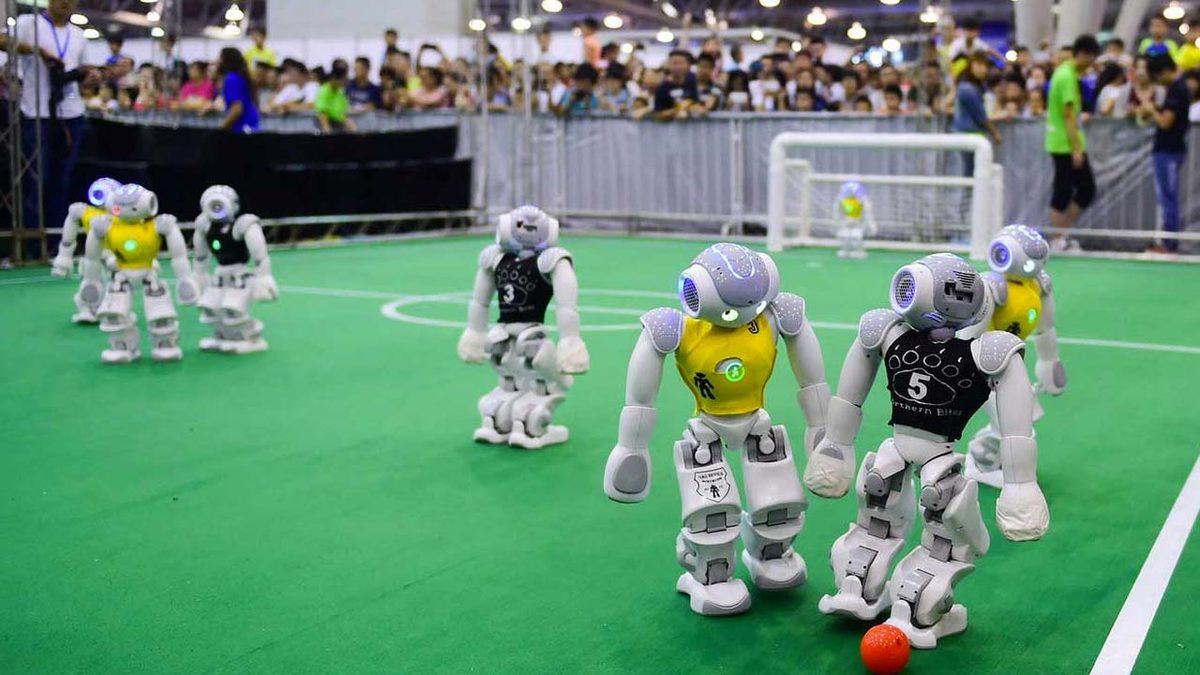 Robotların Futbol Oynadığı Bi’ İlginç Yarışma: RoboCup Nedir?