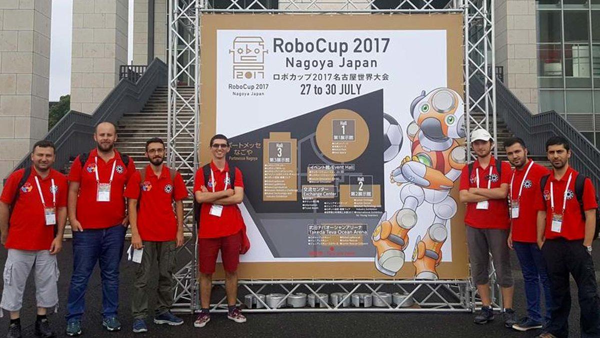 Robotların Futbol Oynadığı Bi’ İlginç Yarışma: RoboCup Nedir?