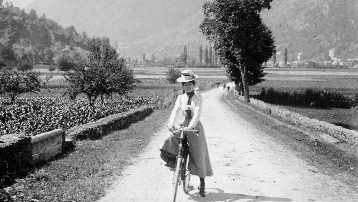 Bisikletiyle Dünya Turuna Çıkarak Kadınların Pantolon Giymesine Öncülük Eden Özgür Ruhlu İsim: Annie Londonderry