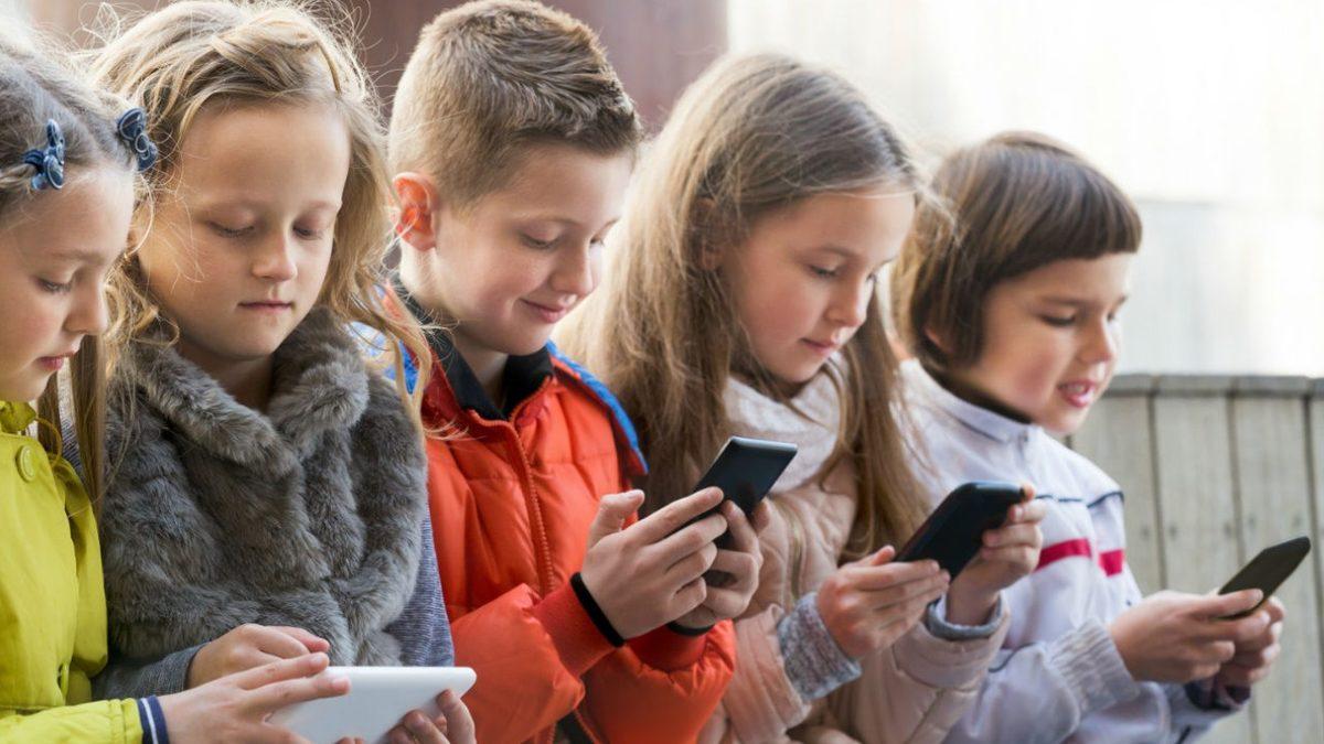 Ailelere Göre Çocukların ’Akıllı Telefon Sahibi’ Olması Gereken Yaş 3’e Kadar Geriledi