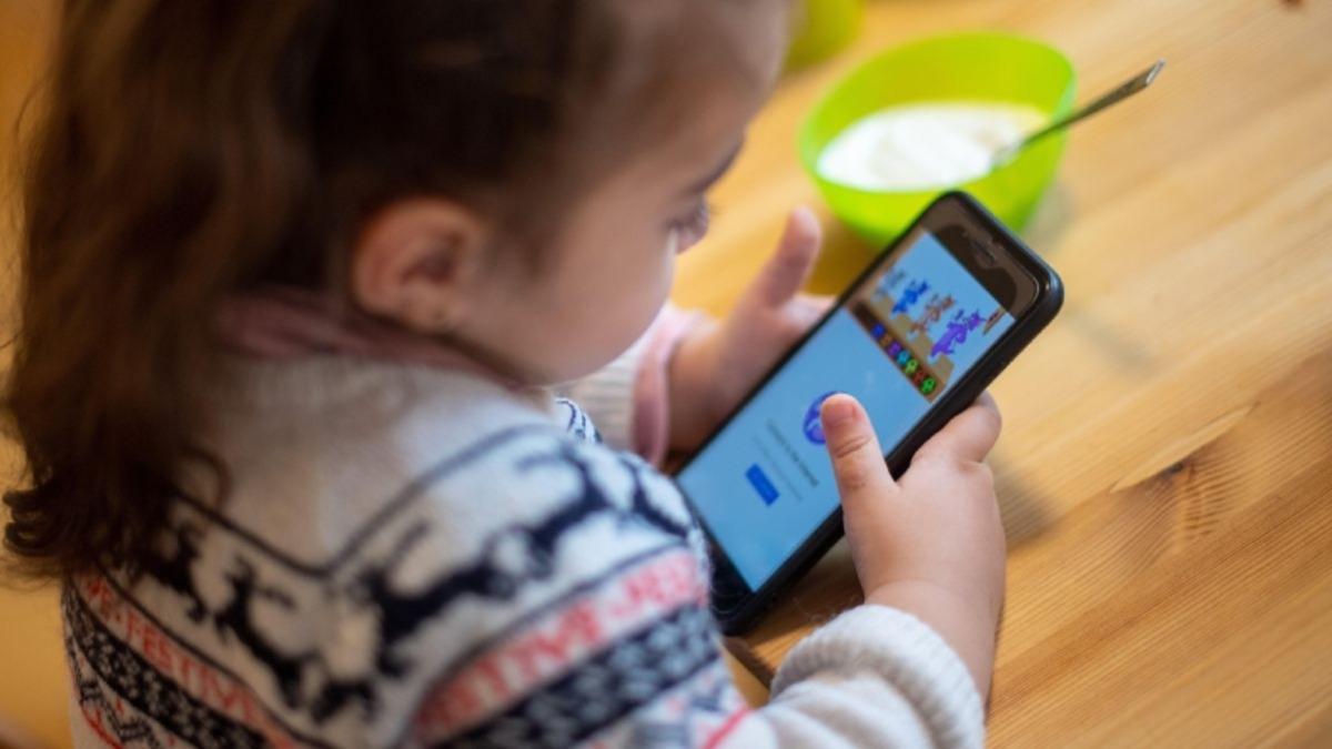 Ailelere Göre Çocukların ’Akıllı Telefon Sahibi’ Olması Gereken Yaş 3’e Kadar Geriledi