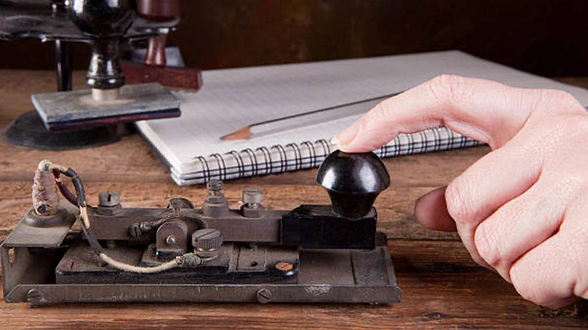 İcat Edilmesinin Ardından Pek Çok Kişinin ‘İşsiz Kalmasına’ Sebep Olan Mors Alfabesi Hakkında Birbirinden Enteresan 9 Bilgi