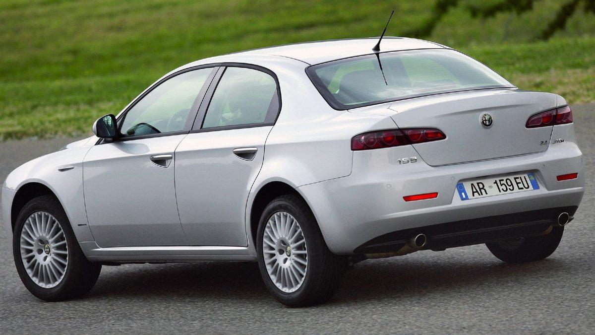 Malum Yenisine Para Yetmiyor: Peki Az Yol Yapmış, Eski Model Bir Otomobil Almak Ne Kadar Mantıklı?