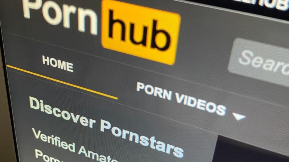 Pornografi Devinin Çöküşü: Pornhub ve Brazzers’ın Çatı Şirketi MindGeek Satıldı