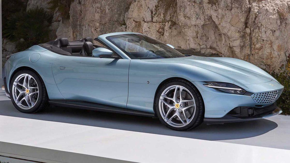 Araba Değil Sanat Eseri... Ferrari Roma Spider Tanıtıldı