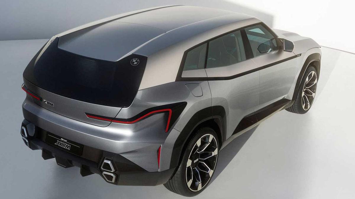 Gelecekten Günümüze Gelmiş Bir Tank Gibi... Hibrit Crossover BMW Concept XM Tanıtıldı