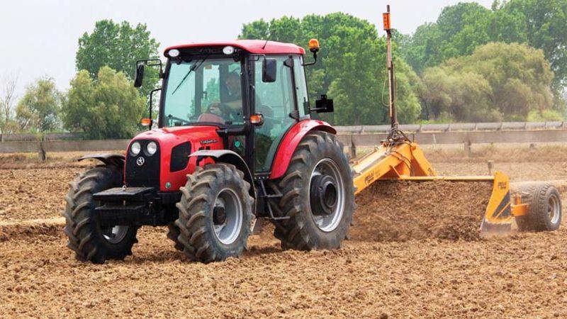 Kötü Komedi Filmi Gibi: Çaldıkları 150 Bin TL’lik Traktörü 10 Bin TL’ye Satmaya Çalışan Hırsızlar Yakalandı