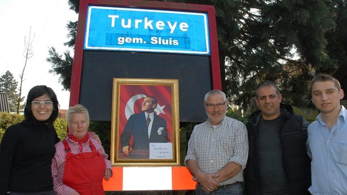 Hollanda’nın Hiç Türk Yaşamayan Bu Köyüne Neden 