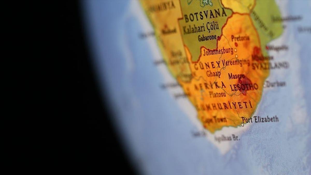 Öpüşmeyle Bulaşmıyor: HIV ve AIDS Hakkında Acilen Doğrusunu Öğrenmeniz Gereken 6 Yanlış Bilgi