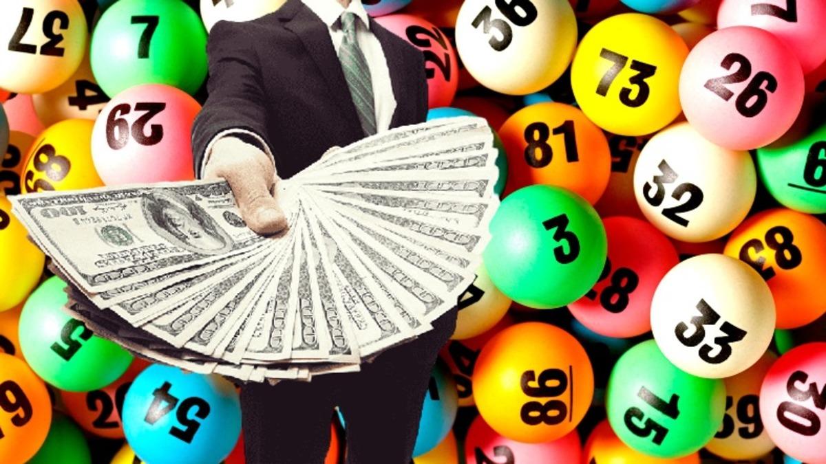 Bir Değil İki Talih Kuşu: Bilet Aldığını Unutup İkinciye Aynı Şans Oyununu Oynayan Adam, Çift İkramiye Kazandı