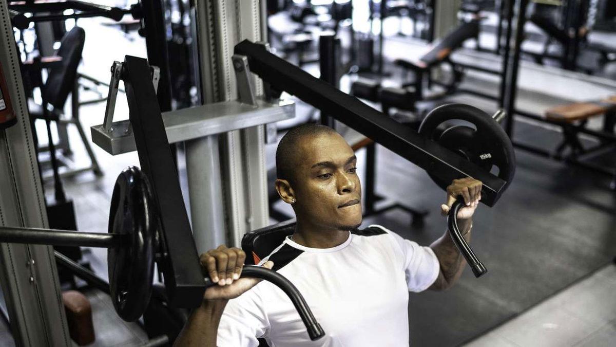 Daha Sağlıklı ve Fit Göğüs Kaslarına Sahip Olmak İçin Denemeniz Gereken 7 Hareket