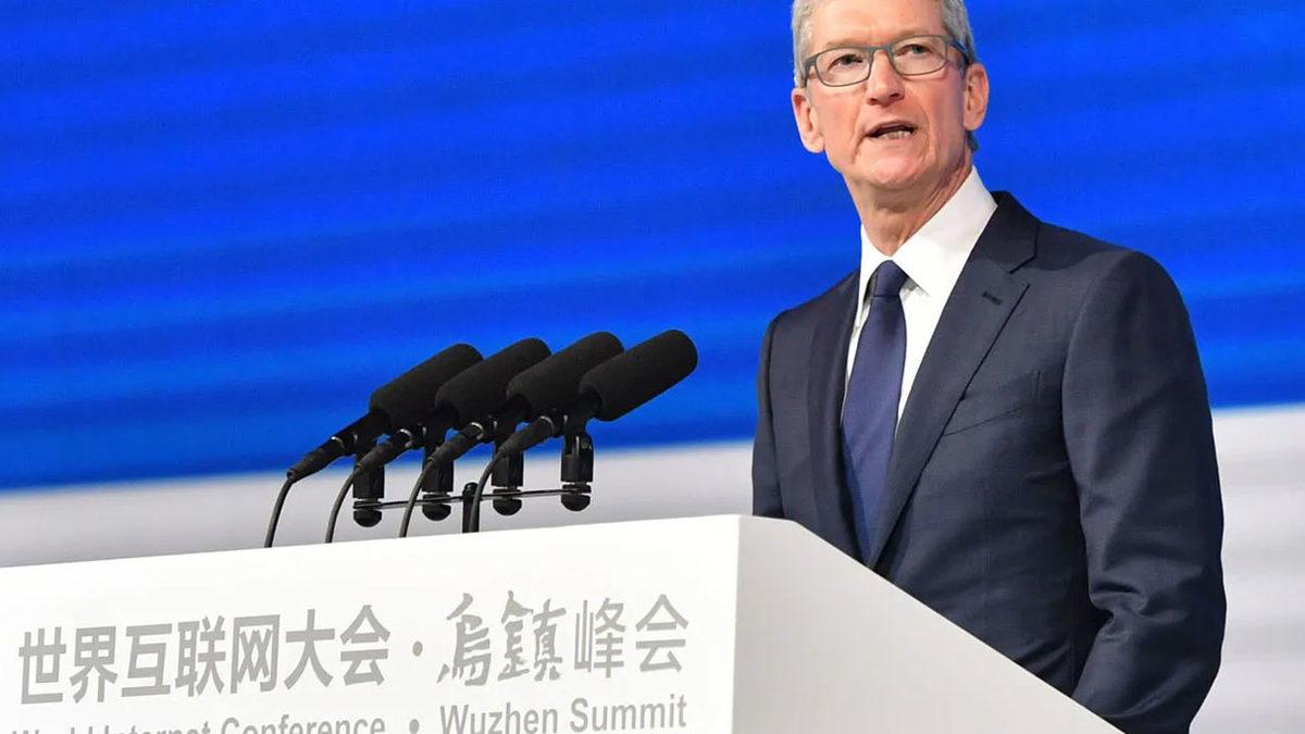 Apple CEO’su Tim Cook, Kavga Gürültünün Ortasında Pekin’e Gitti: Çin’e Övgüler Yağdırdığı Ziyaretten İlk Bilgiler Geldi
