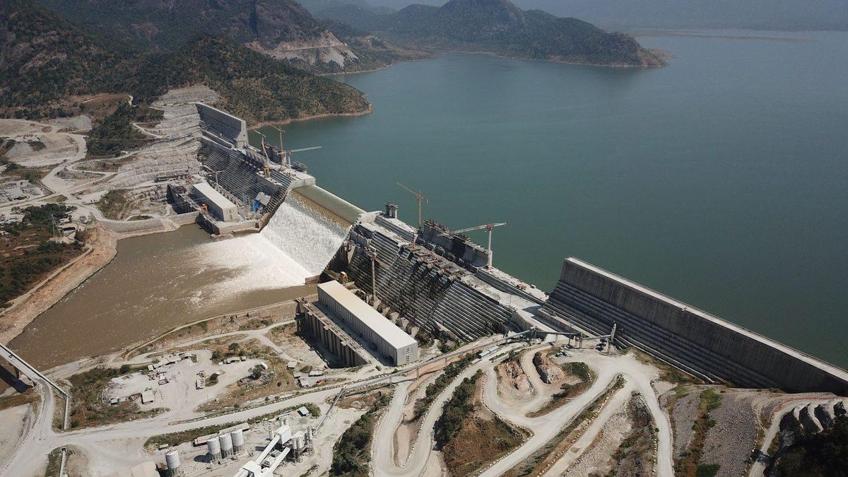 Bazı Barajların Duvarları Neden Eğimli İnşa Edilir? Tek Sebebi Basınç Değil!