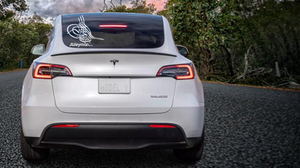 Ülkemizde Satışa Çıkan Tesla’yı Yakında Bu Hallerde Görürseniz Şaşırmayın: Tuğra Çıkartmaları, Düğün Arabası ve Dahası...