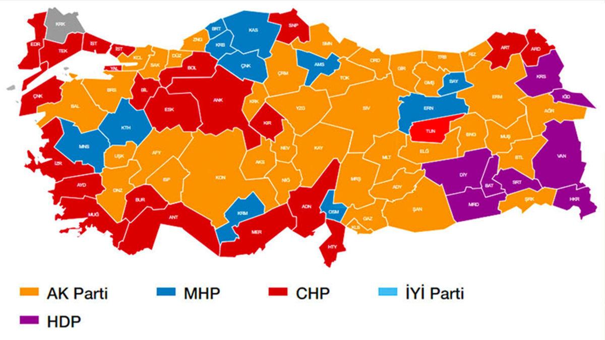 Seçim Günü Oy Çalınması, Yazılımların Çökmesi Gibi Sorunları Bir Bilene Sorduk: 