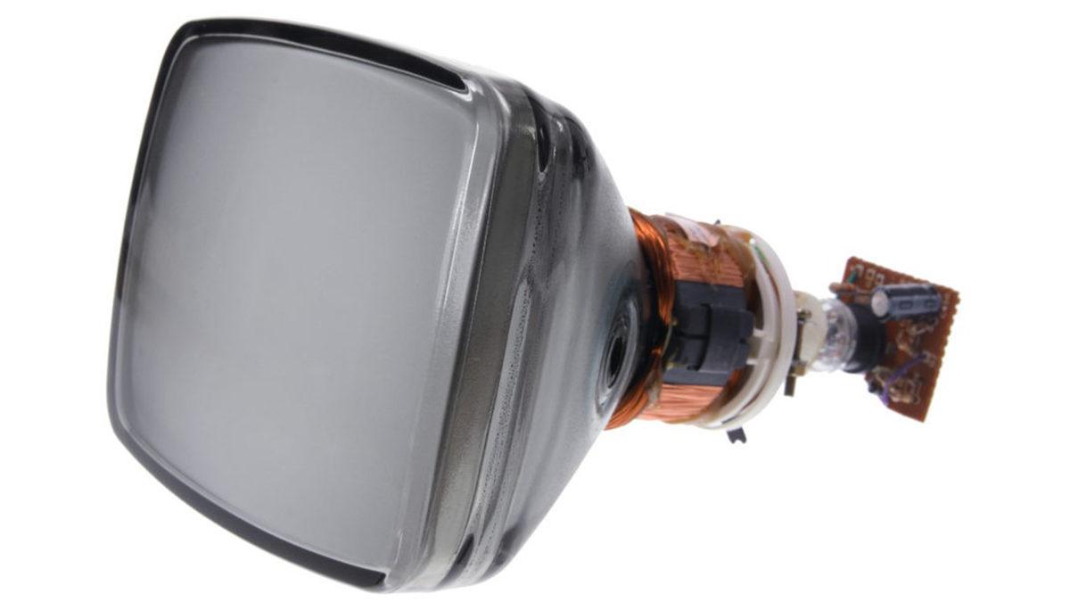 Geceleri Tırsma Sebebi: Eskiden Tüplü Televizyonları Kapattığımızda Gelen Ani Çatırdama Sesi Neyin Nesiydi?