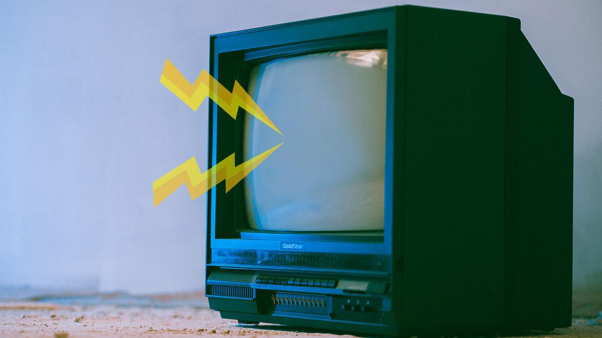 Geceleri Tırsma Sebebi: Eskiden Tüplü Televizyonları Kapattığımızda Gelen Ani Çatırdama Sesi Neyin Nesiydi?