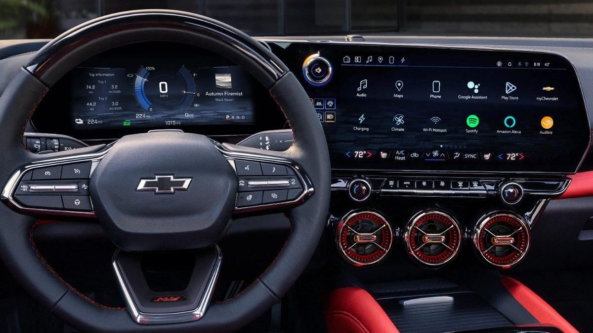 General Motors, Elektrikli Araçlarında Apple CarPlay ve Android Auto’yu Kaldırıyor