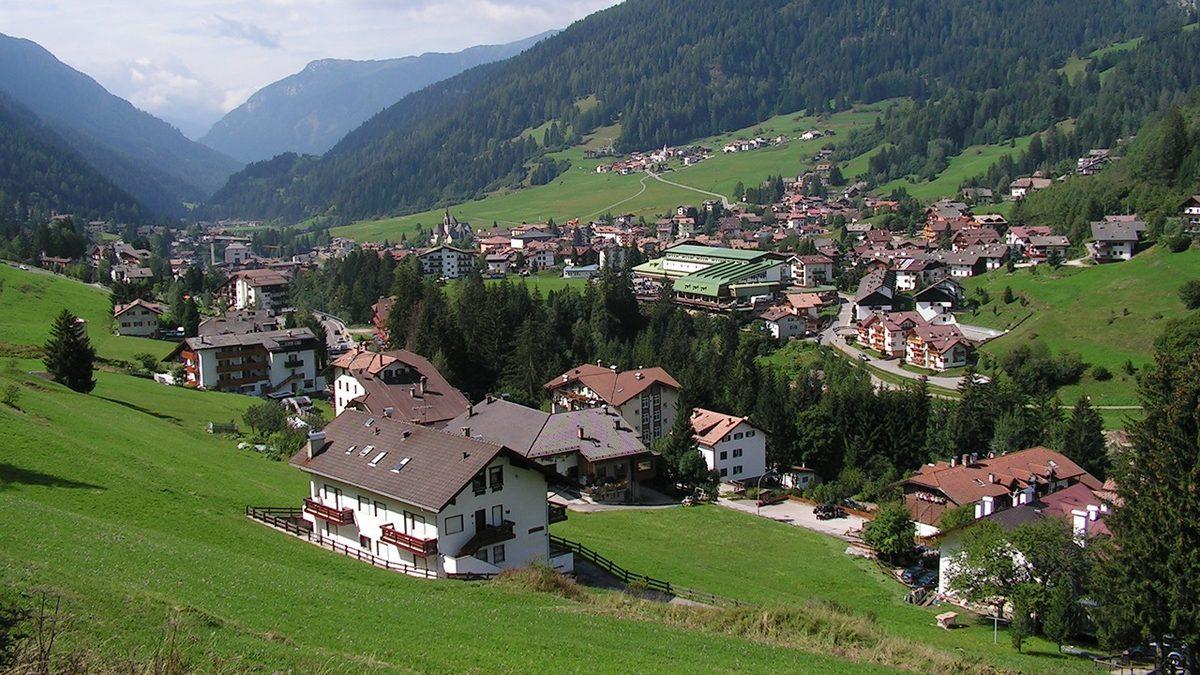 İtalya’daki Bu Köyde Türkler Yaşamamasına Rağmen Neden Pek Çok Yerde Türk Bayrakları Asılı?