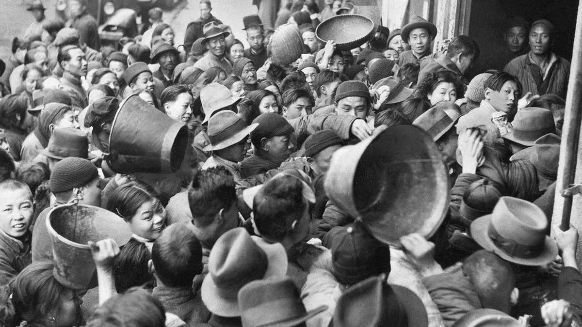 Çinlilerin Böcek Yemeye Başlamasının Fitilini Ateşleyen Acılarla Dolu Karanlık Dönem