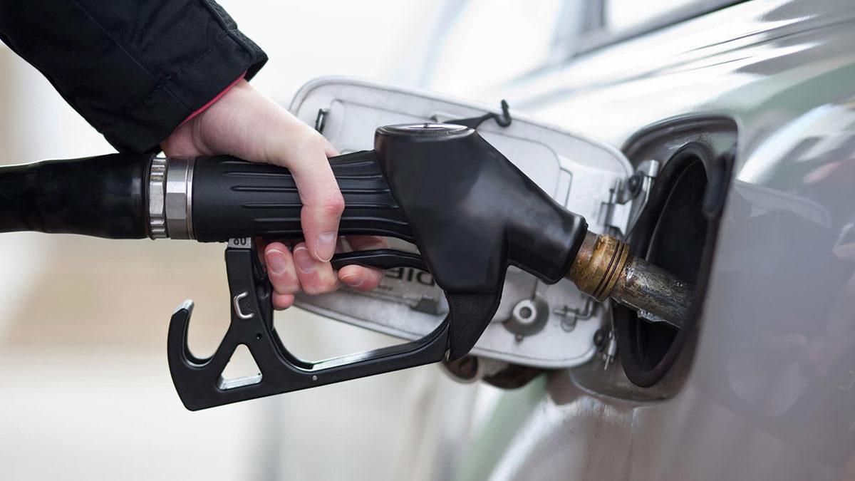 Deposunu Fullediğiniz Arabanız Gerçekten Daha Fazla mı Yakıt Tüketir? Hangi Yöntemin Daha Ekonomik Olduğunu Açıkladık