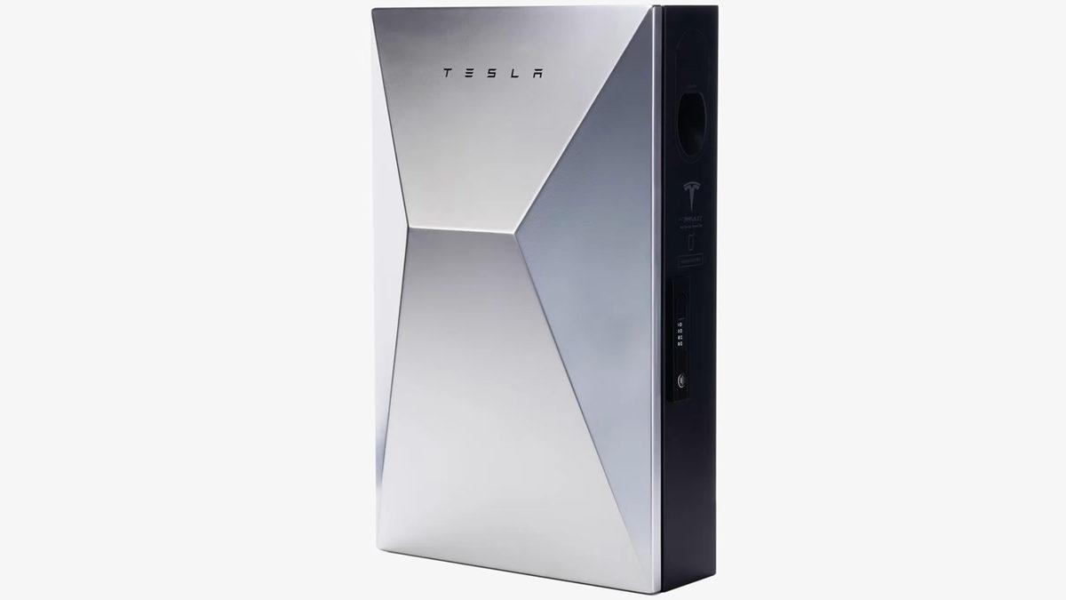 Tesla’dan Kötü Tasarlanmış PlayStation Gibi Görünen Ev Tipi Şarj Kutusu: Cybervault!