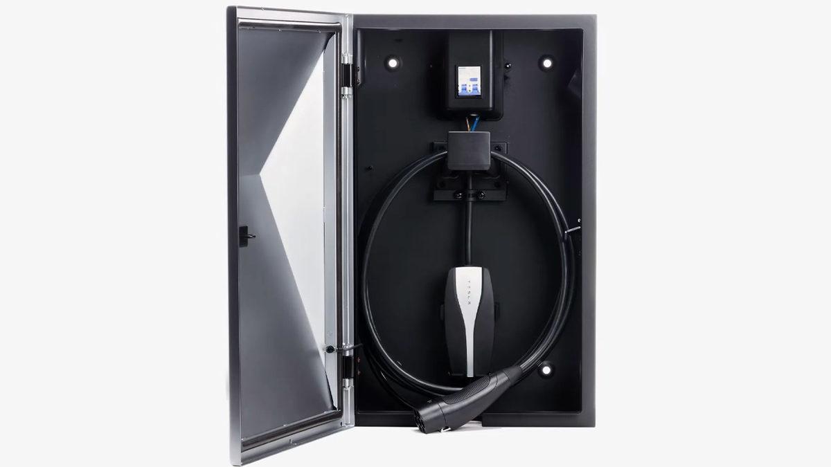Tesla’dan Kötü Tasarlanmış PlayStation Gibi Görünen Ev Tipi Şarj Kutusu: Cybervault!