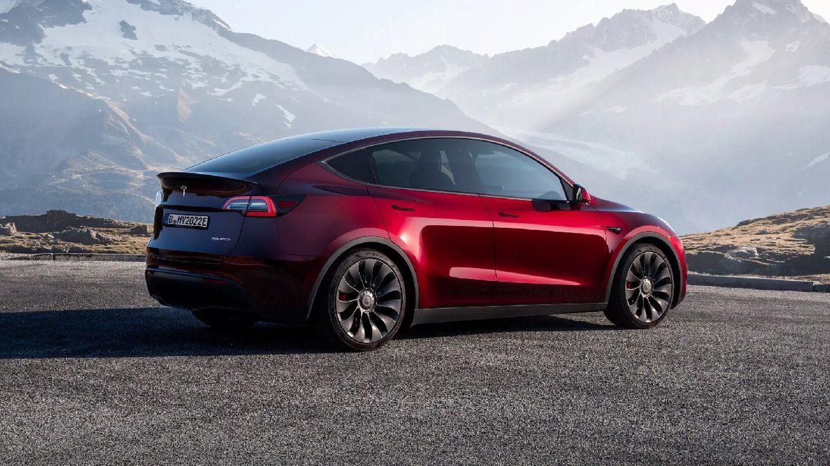 Dünyanın En Değerli Otomobil Markaları Açıklandı: Zirvede İlk Kez Bir Elektrikli Araç Şirketi Yer Aldı!