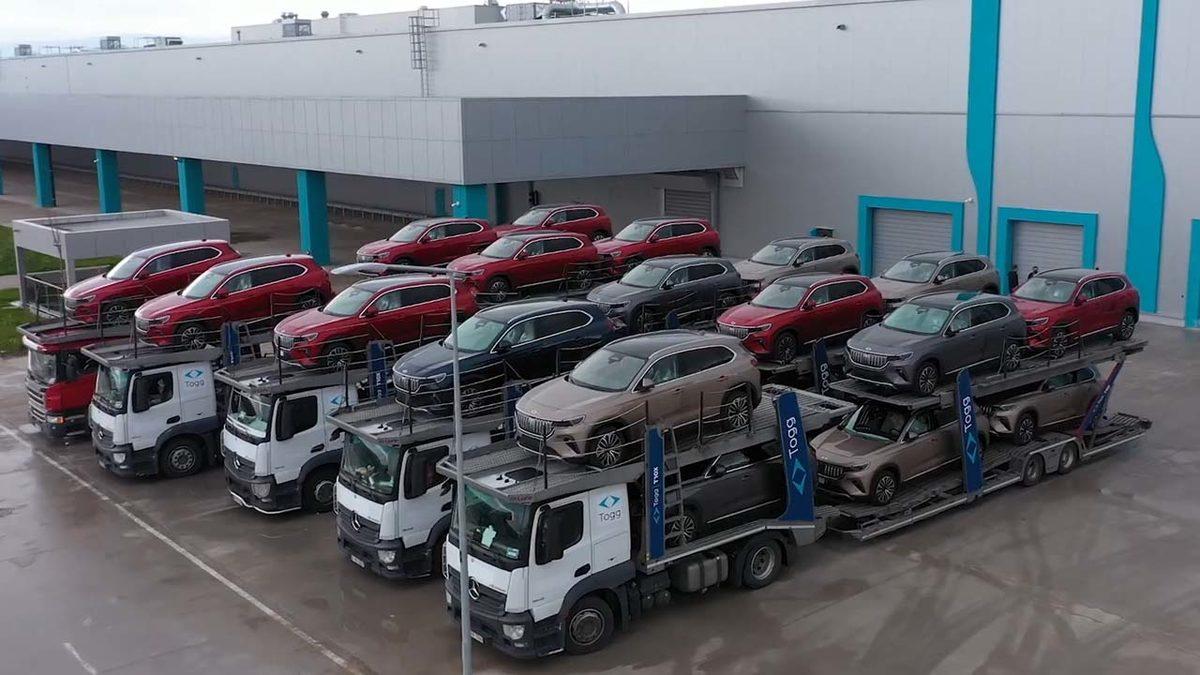 Onlarca Togg T10X Tırlara Yüklendi: İlk Sevkiyat Görüntüleri Paylaşıldı [Video]