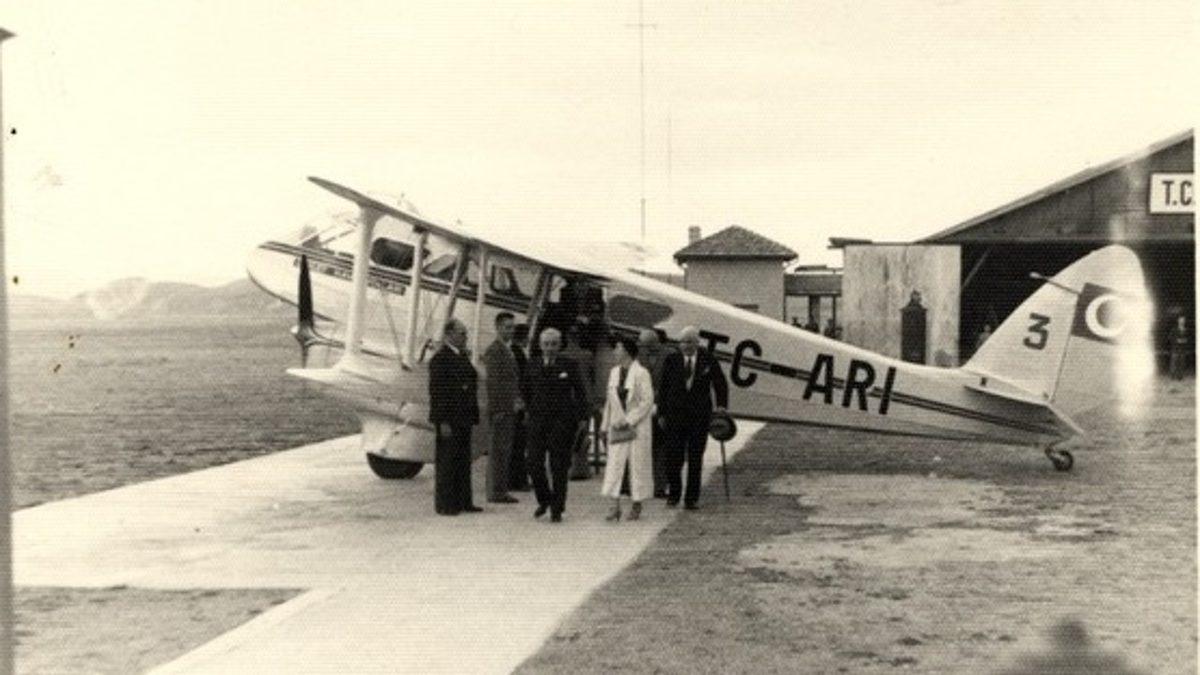 Uçaklara Soldan Binilmesinin Altında Yatan İlginç Sebep: Tahmin Etmesi Epey Zor!