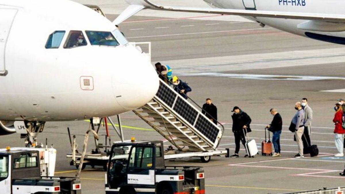 Uçaklara Soldan Binilmesinin Altında Yatan İlginç Sebep: Tahmin Etmesi Epey Zor!