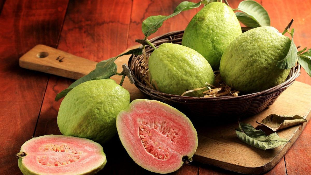İsmini Pek Duymadığımız Ancak Tam Bir C Vitamini Deposu Olan Bu İlginç Meyve ile Tanışın: Guava