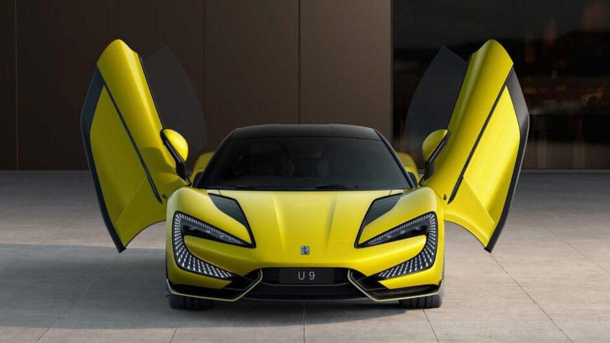 BYD, Dans Edip Zıplayabilen Süper Otomobili YangWang U9’u Tanıttı: Üç Tekerlek Üzerinde de Gidebiliyor! [Video]