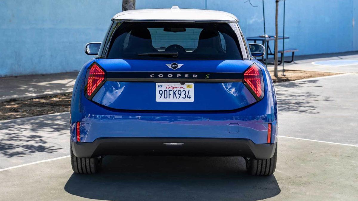 2024 Mini Cooper Duyuruldu: Artık Hem Elektrikli Hem de Daha Modern