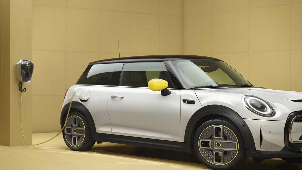 2024 Mini Cooper Duyuruldu: Artık Hem Elektrikli Hem de Daha Modern