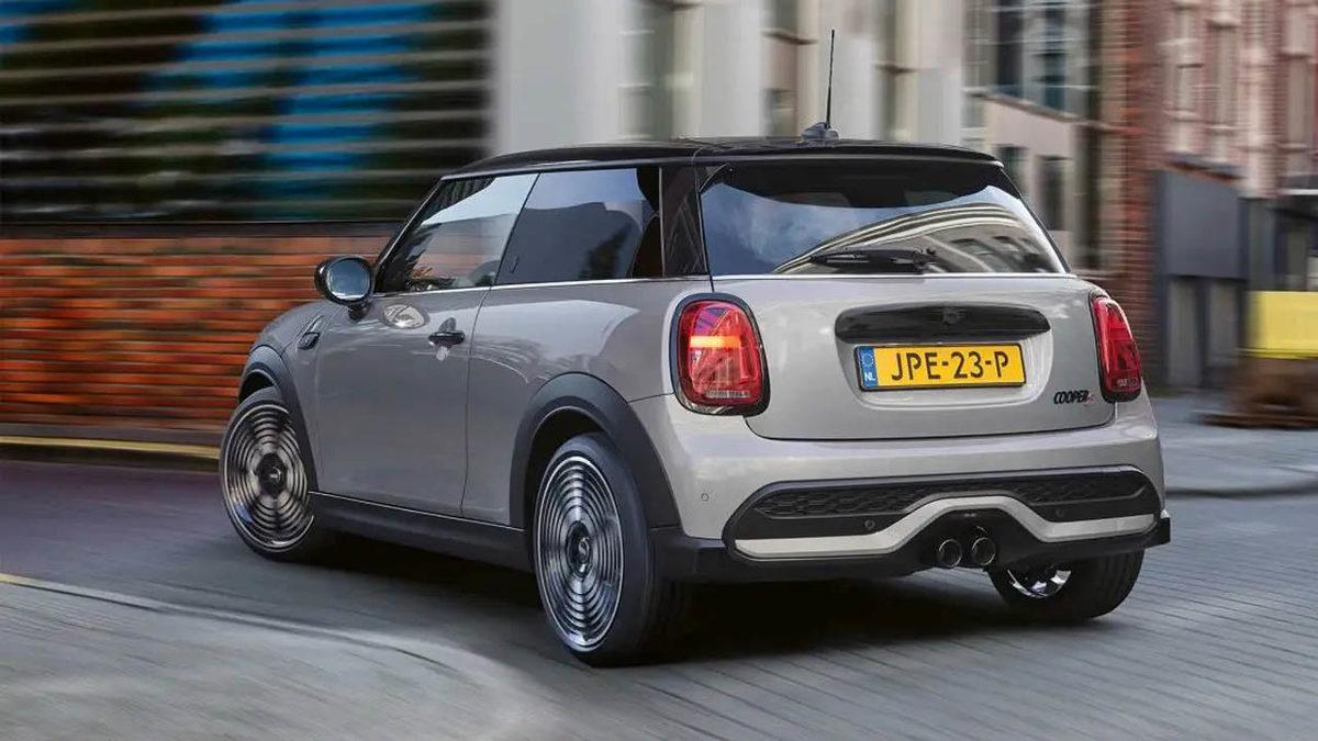 2024 Mini Cooper Duyuruldu: Artık Hem Elektrikli Hem de Daha Modern