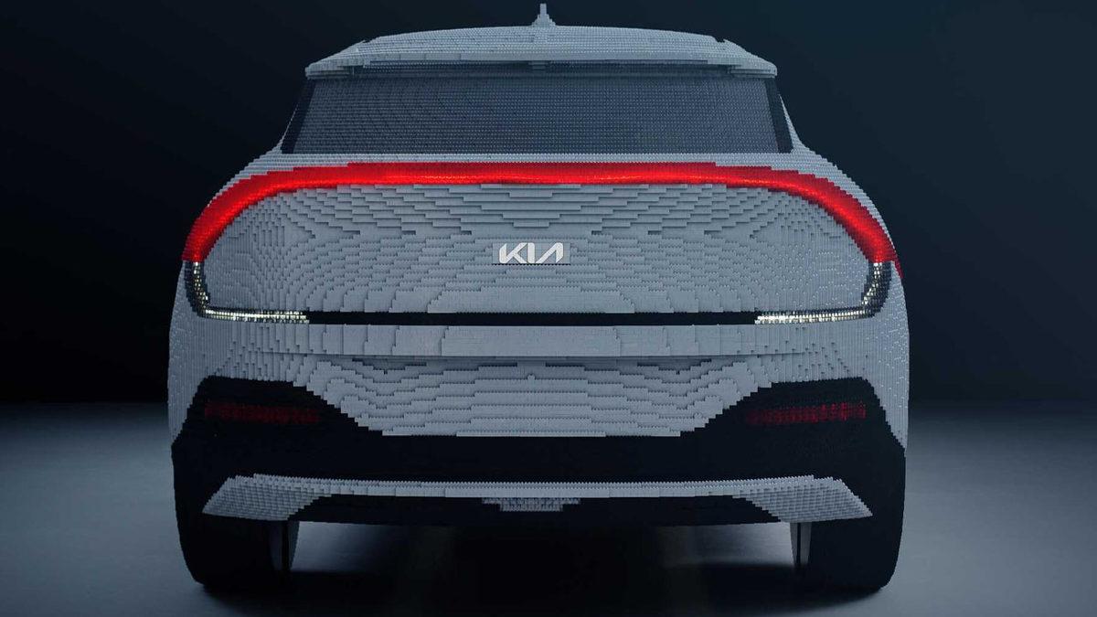 Yılın Otomobili Seçilen Kia EV6’nın 350 Bin Parçalık Tam Boy Lego Versiyonu Yapıldı [Video]
