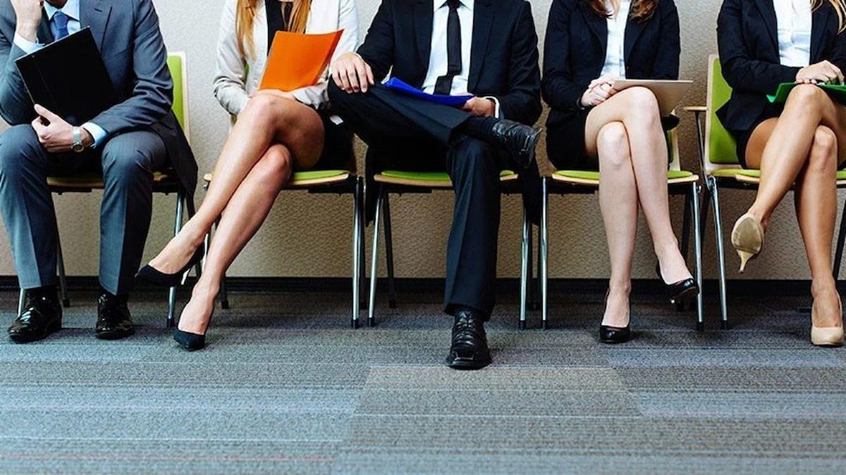 Bacak Bacak Üstüne Attıktan Kısa Bir Süre Sonra Oluşan Uyuşma Hissi Yatakta Saatlerce Yatmamıza Rağmen Neden Oluşmaz?