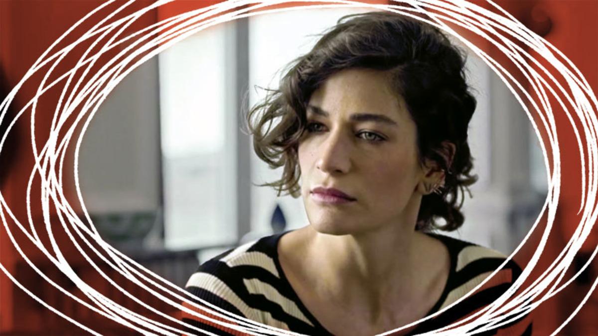 Farklı Türlerde İzleyip Performansına Hayran Kaldığımız Berrak Tüzünataç’ın En İyi Filmleri ve Dizileri