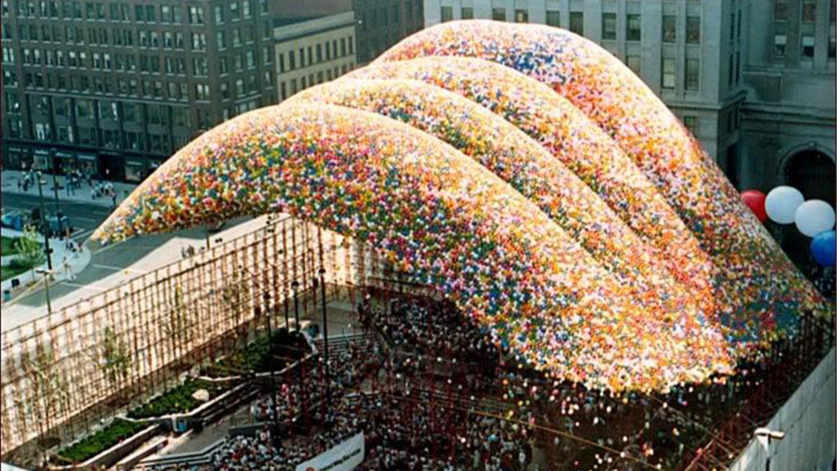 1,5 Milyon Balonun Aynı Anda Göğe Bırakılmasıyla Yaşanan Bir Facianın Akılalmaz Hikâyesi