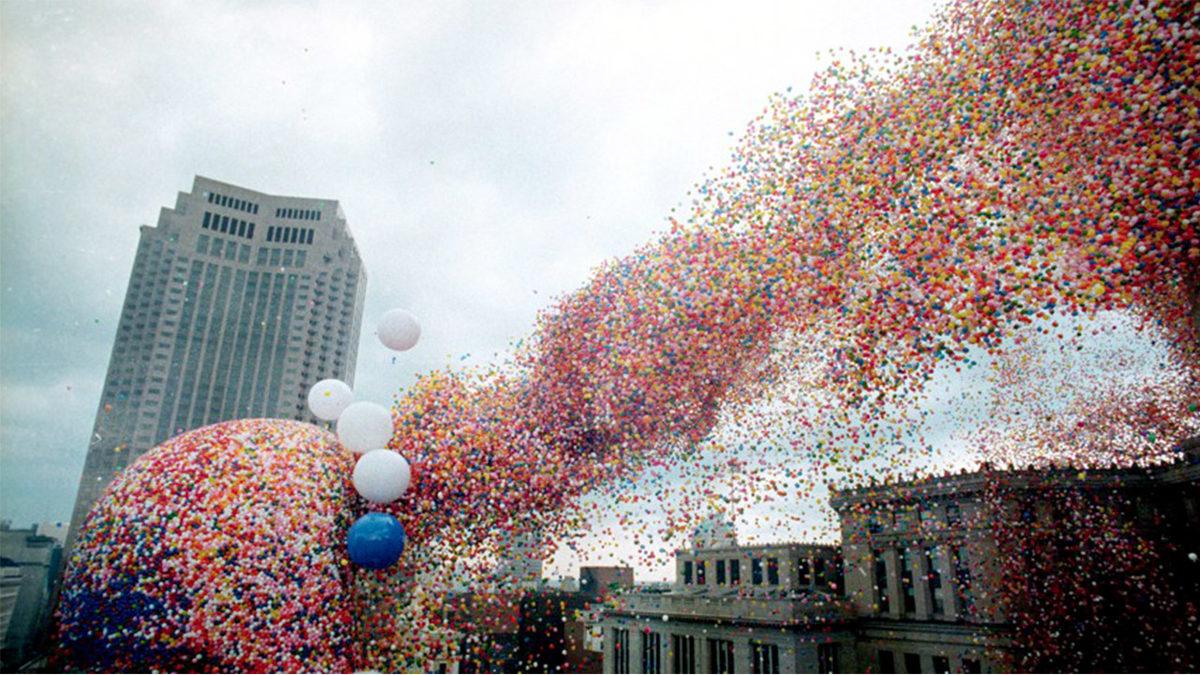 1,5 Milyon Balonun Aynı Anda Göğe Bırakılmasıyla Yaşanan Bir Facianın Akılalmaz Hikâyesi