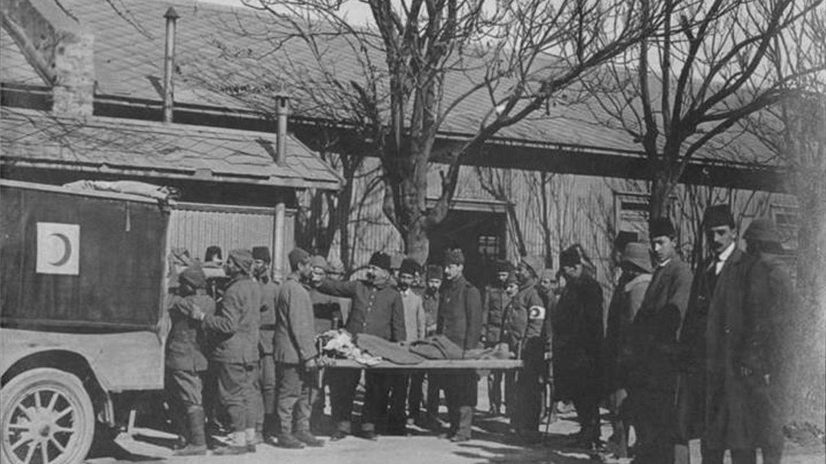 Kızılay’ı Kendi Topraklarındaki İnsanlara Bile Çadır Satma Noktasına Getiren 155 Yıllık Tartışmalı Serüveni