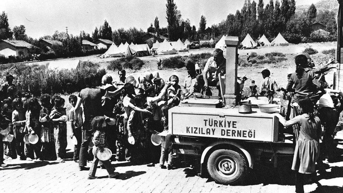 Kızılay’ı Kendi Topraklarındaki İnsanlara Bile Çadır Satma Noktasına Getiren 155 Yıllık Tartışmalı Serüveni