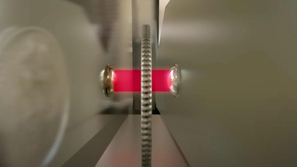 Otomatlar Tıpatıp Aynı Görünen Sahte Paraları Nasıl Ayırt Edebiliyor?