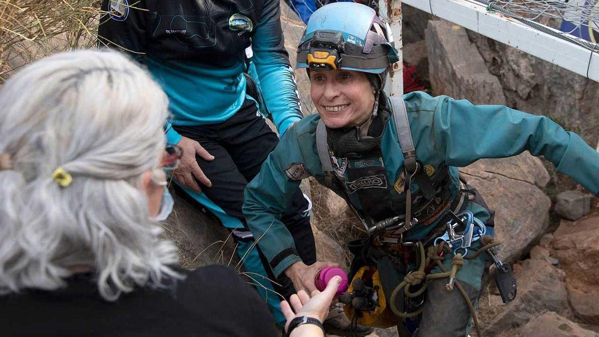 Bir Mağarada 500 Gün Boyunca Tek Başına Yaşayan Kadından 