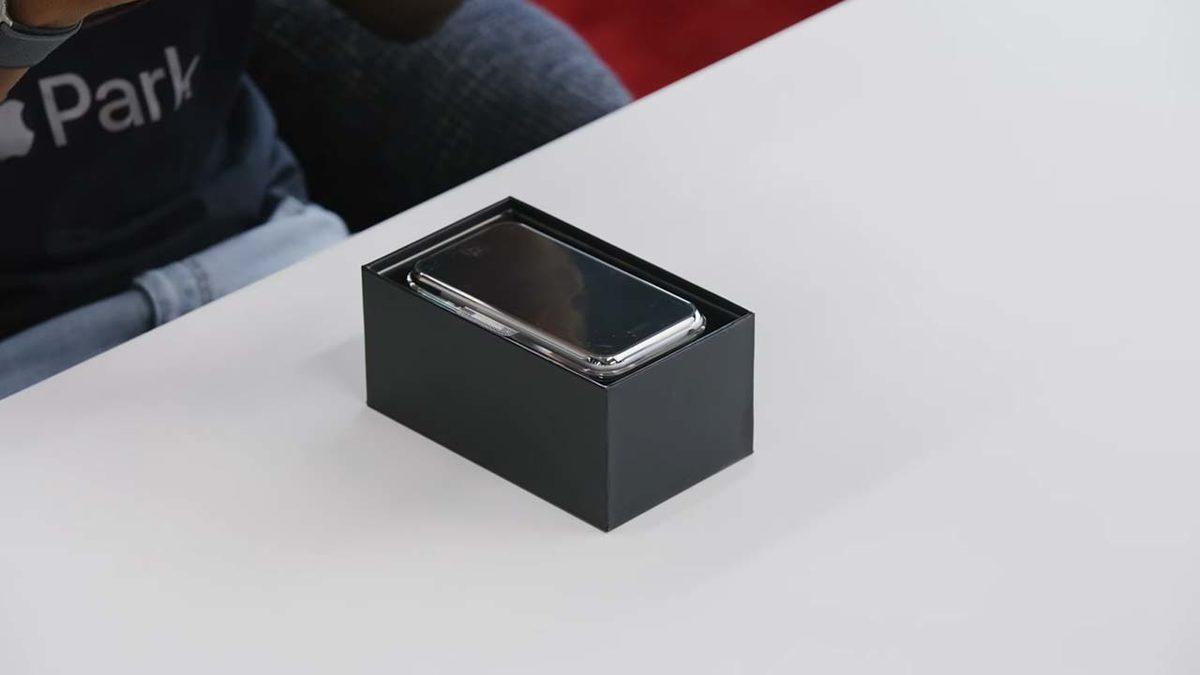 16 Yıldır Jelatini Bile Sökülmeyen İlk iPhone’un Kutusu Açıldı: Değeri 750 Bin TL! [Video]