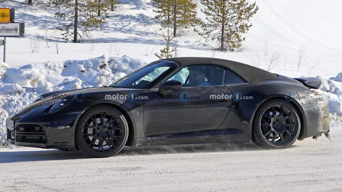 Makyajlı Porsche 911 Cabrio Sürüş Testlerinde Görüntülendi: Yeni Otoban Faresi! (Video)