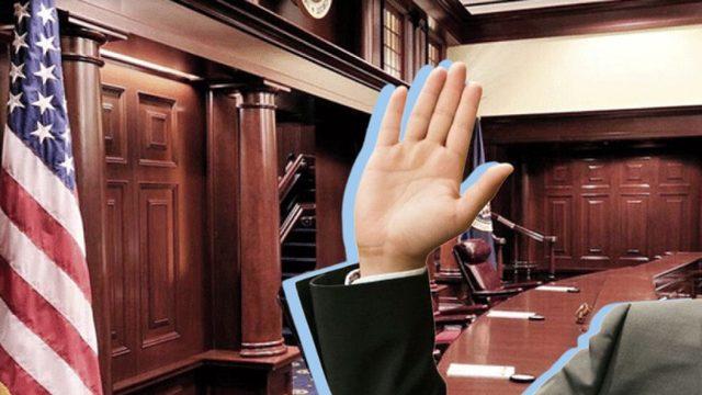 Yemin Edilirken Sağ Eli Kaldırmanın Acı Dolu Geçmişi: Bunu Neden Yapıyorlar?